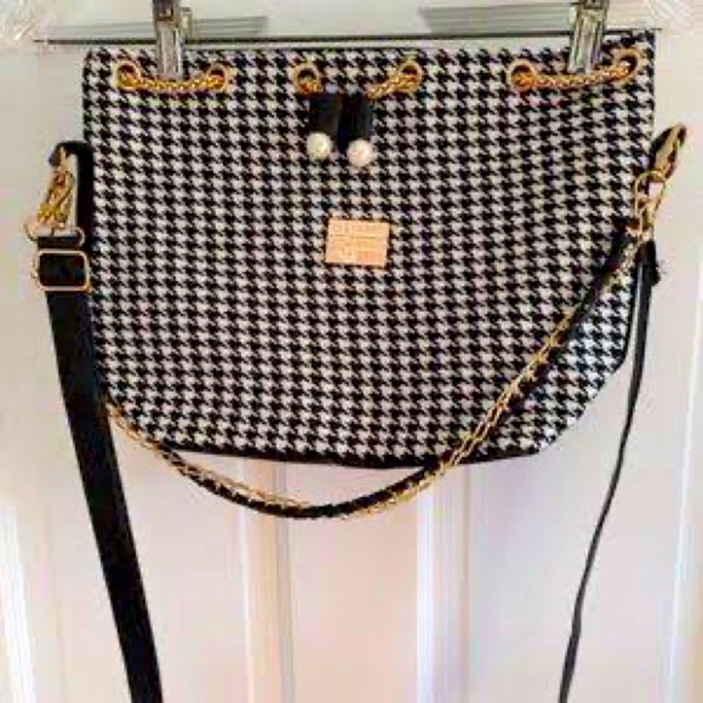 NEW Houndstooth shoulder purse